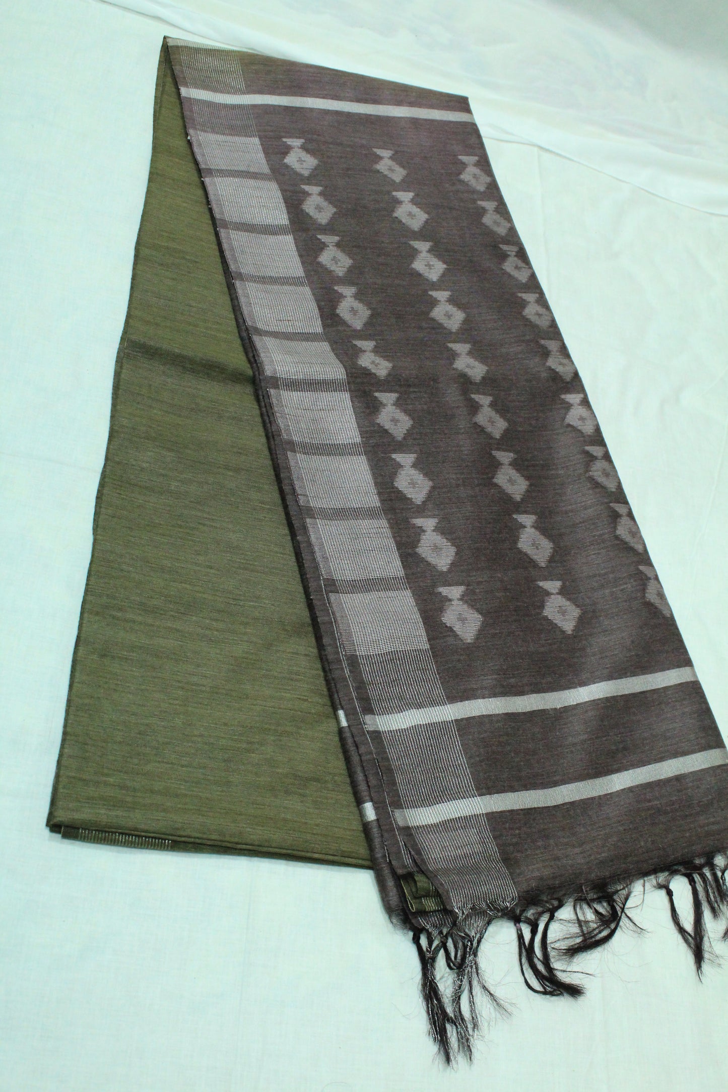 Grand pallu with silver zari pattern jute silk Saree