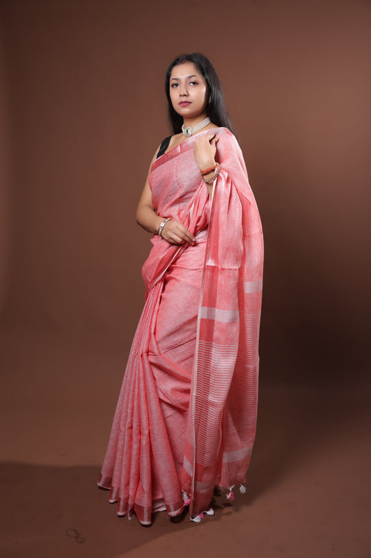 Pink plain saree with pattern pallu in Linen fabric