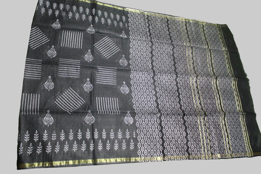 printed saree in white pattern