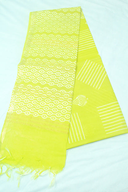 printed saree in white pattern