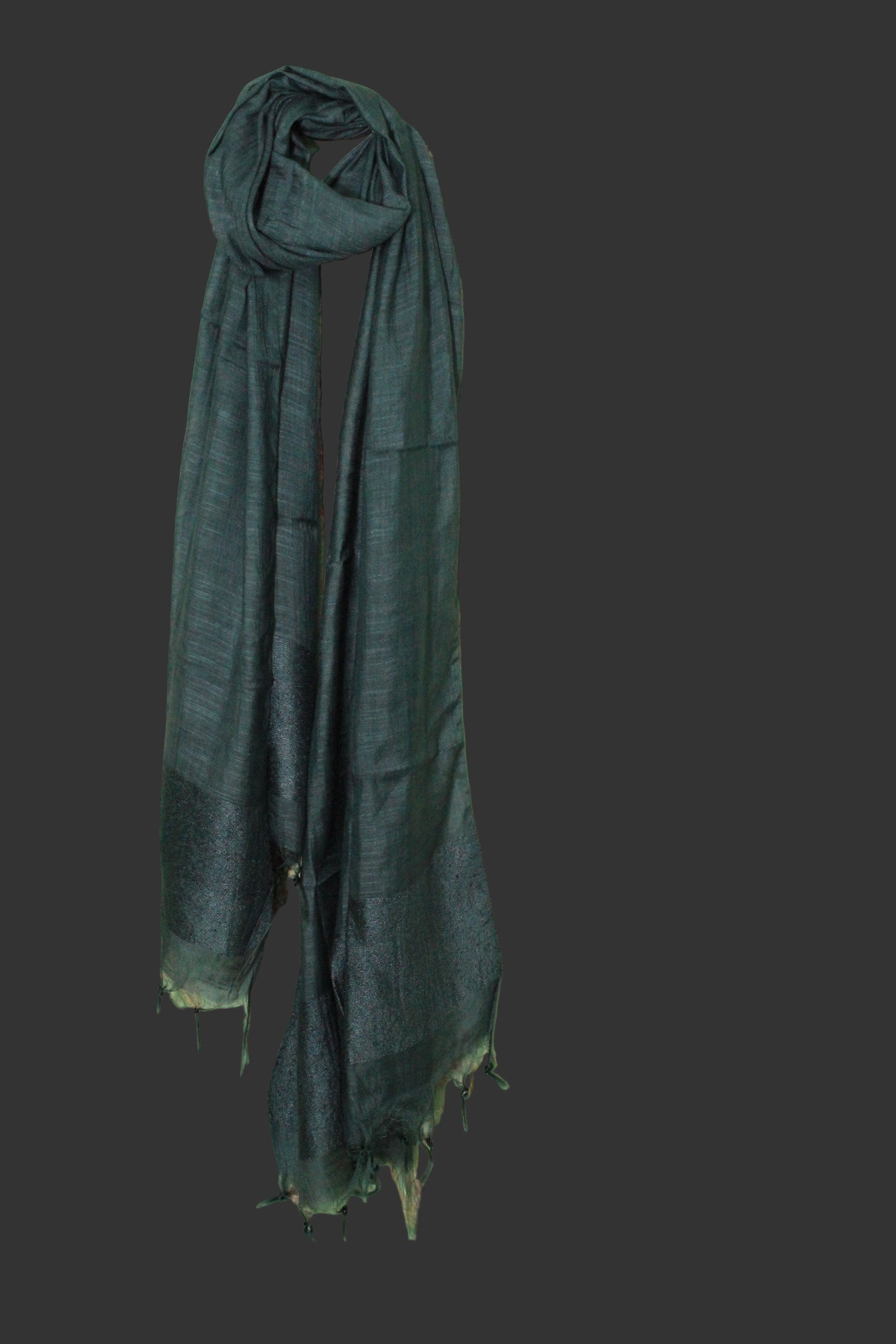 Plain Silk dupatta with thread pattern