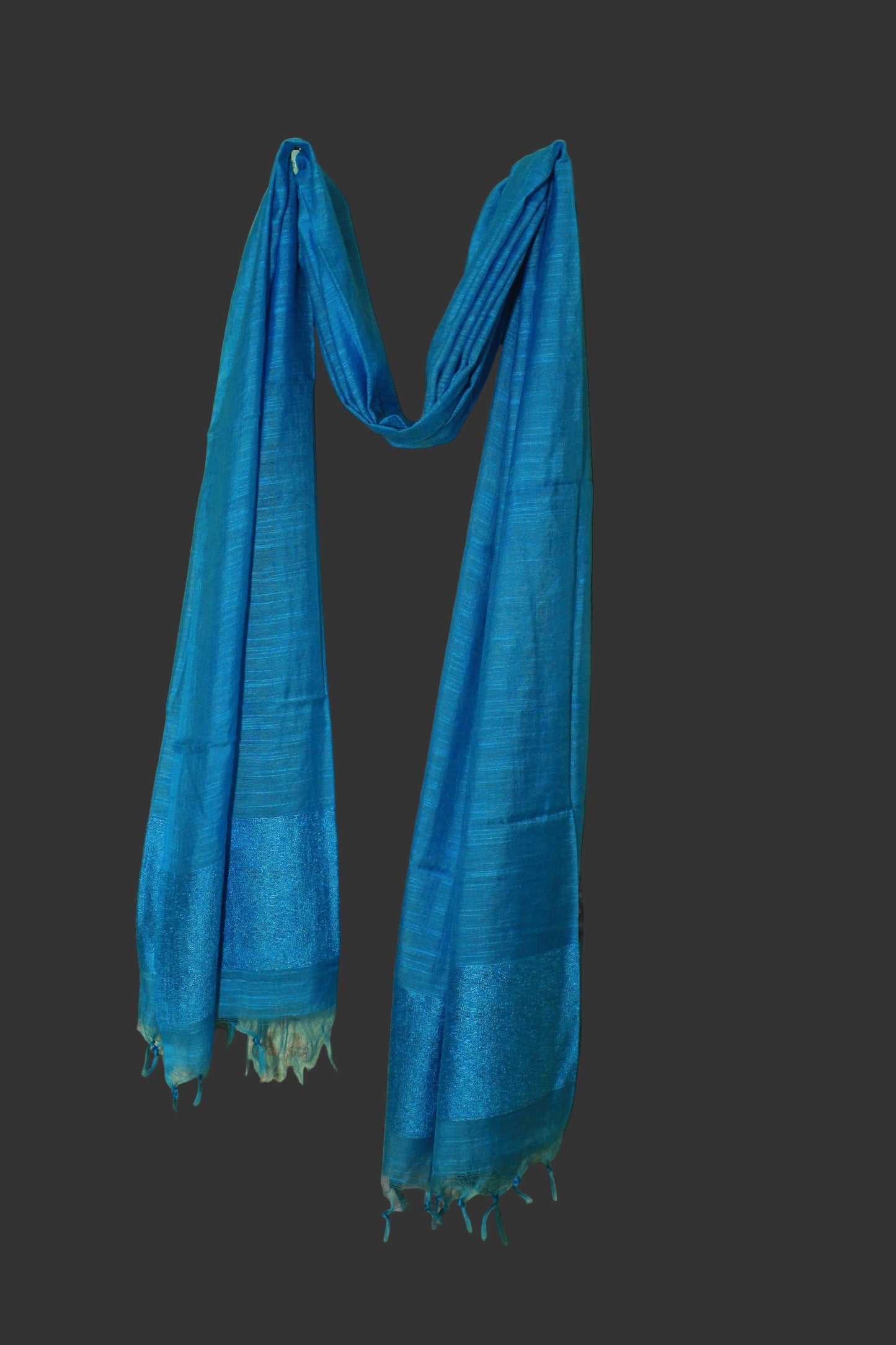 Plain Silk dupatta with thread pattern